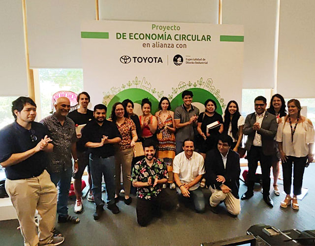 premios universitarios economía circular Toyota Perú