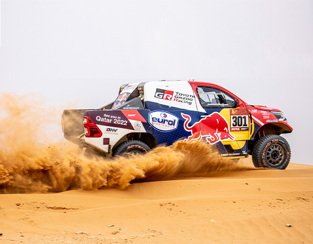Camioneta Hilux off road de Toyota Gazoo Racing en Dakar 2021