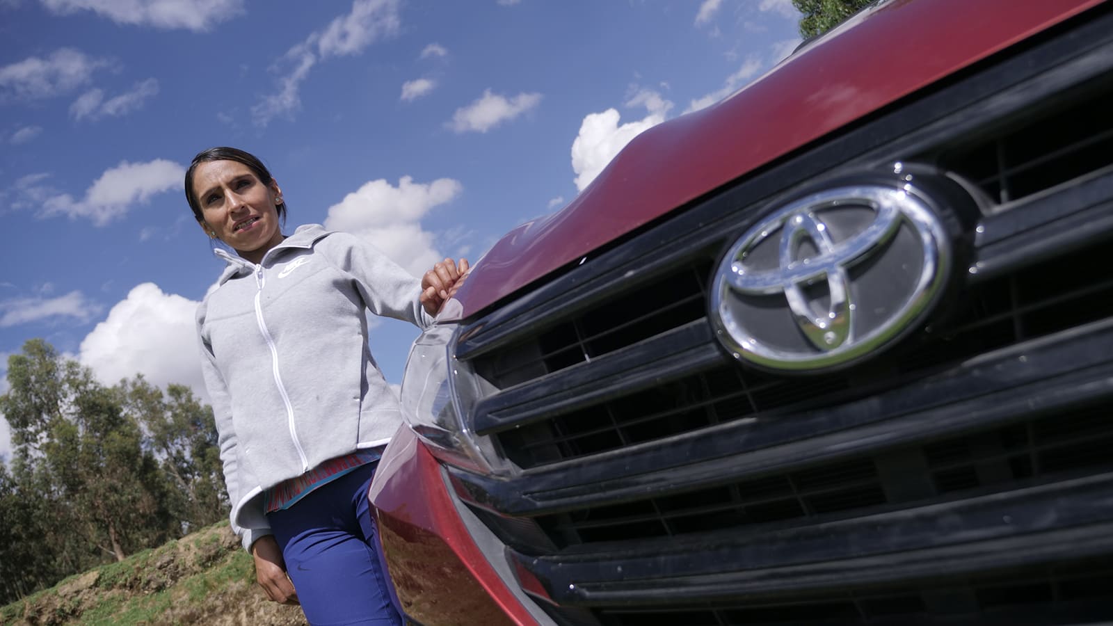 Gladys Tejeda estrena su camioneta Toyota Rush 2021